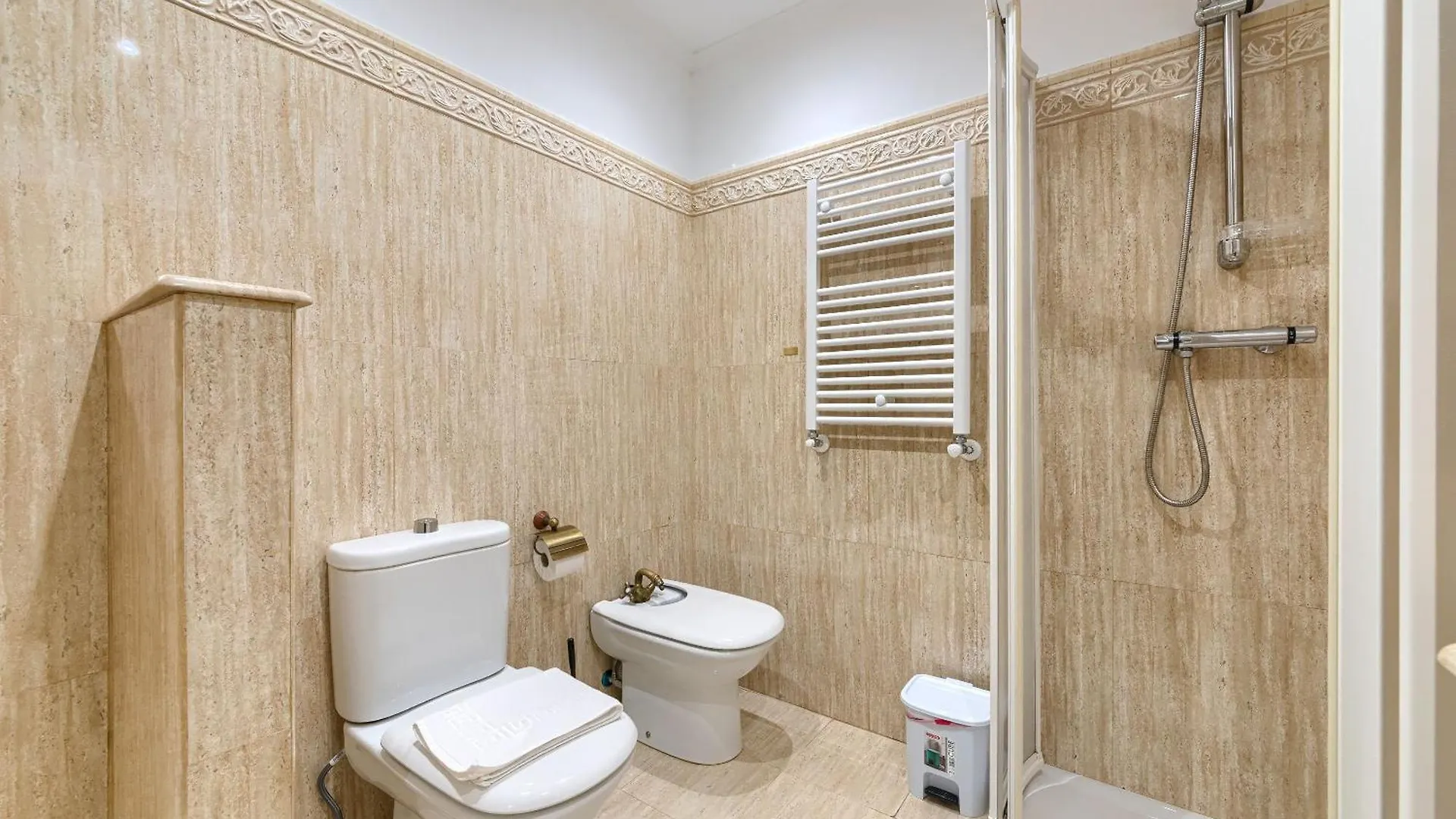 Vivienda Turistica Centrica Y Con Estilo En El Encantador Barrio La Cruz Bilbao Apartment
