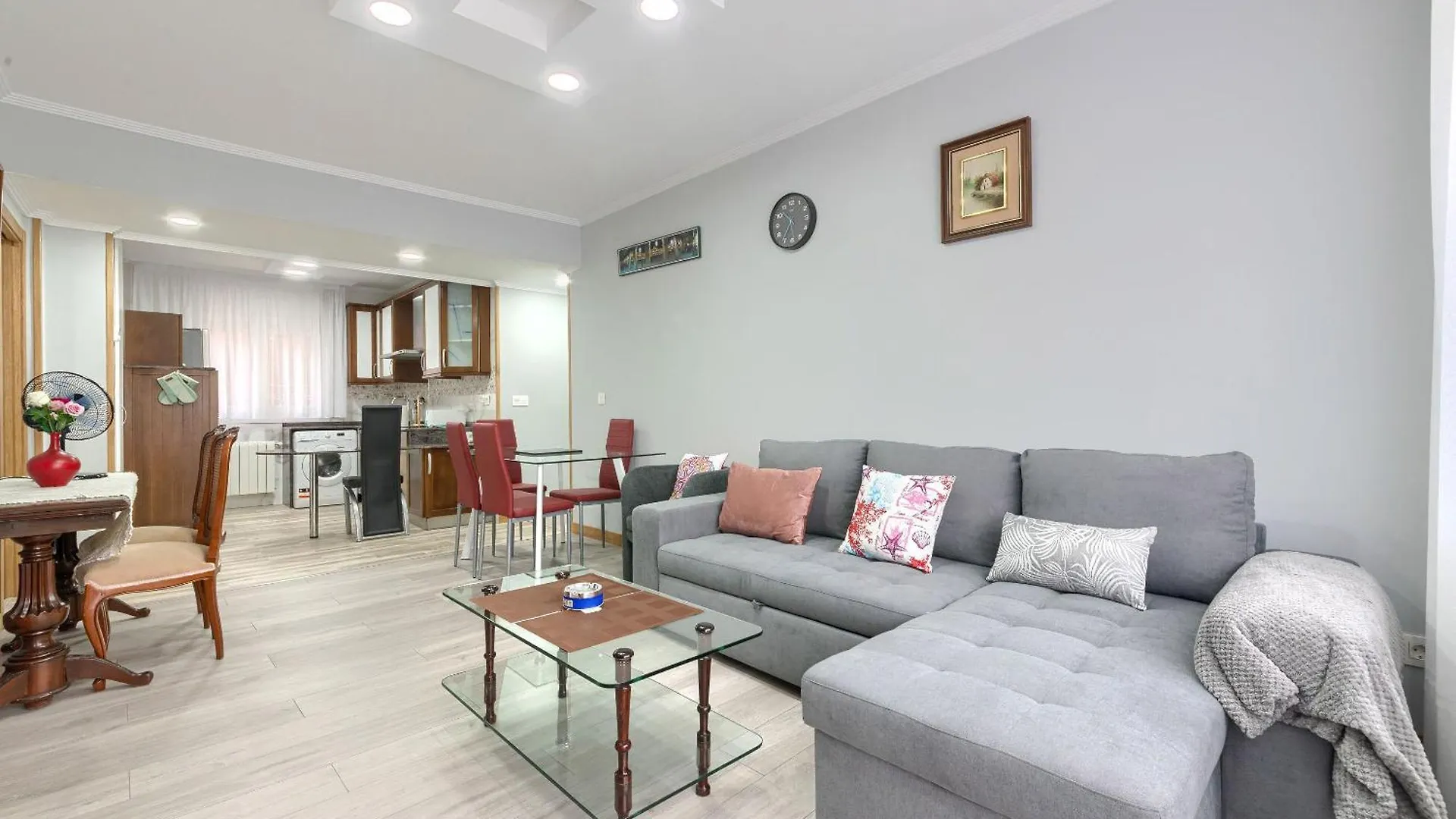 Vivienda Turistica Centrica Y Con Estilo En El Encantador Barrio La Cruz Bilbao Apartment